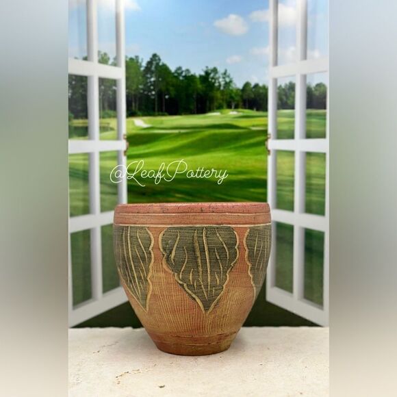 Hanging Leaf Red/Green Clay Planter Pot - Picture 1 of 11